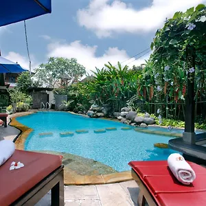 Yulia Village Indonesië